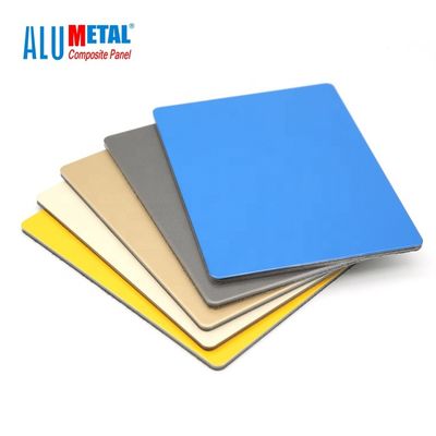 O painel composto de alumínio exterior de PVDF escovou o revestimento material de superfície 4mm