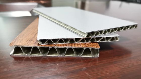 Revestimento composto de alumínio 1220mm dos painéis de parede do metal AA3003 de 5MM