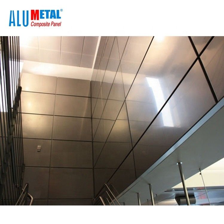 Os painéis de revestimento compostos de alumínio decorativos do PE de 1000MM cobrem 6mm de aço inoxidável FEVE